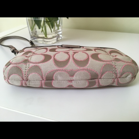 DAISY SIGNATURE METALLIC MEDIUM WRISTLET - Picture 3 of 4